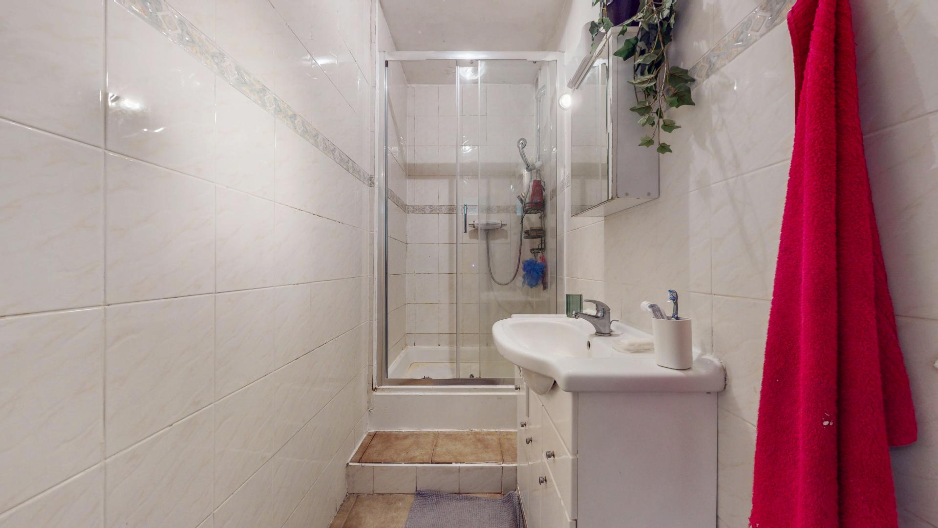 Modern Sharers Apartment Elstow Grange, Brondesbury Park